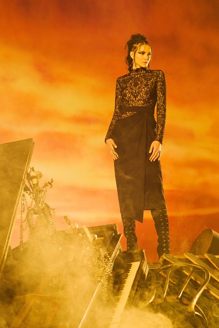 BLACK/STEEL TEXTURED CREPE AND PAILLETTE EMBROIDERED TULLE GOWN WITH BEADED FLORAL EMBELLISHMENT